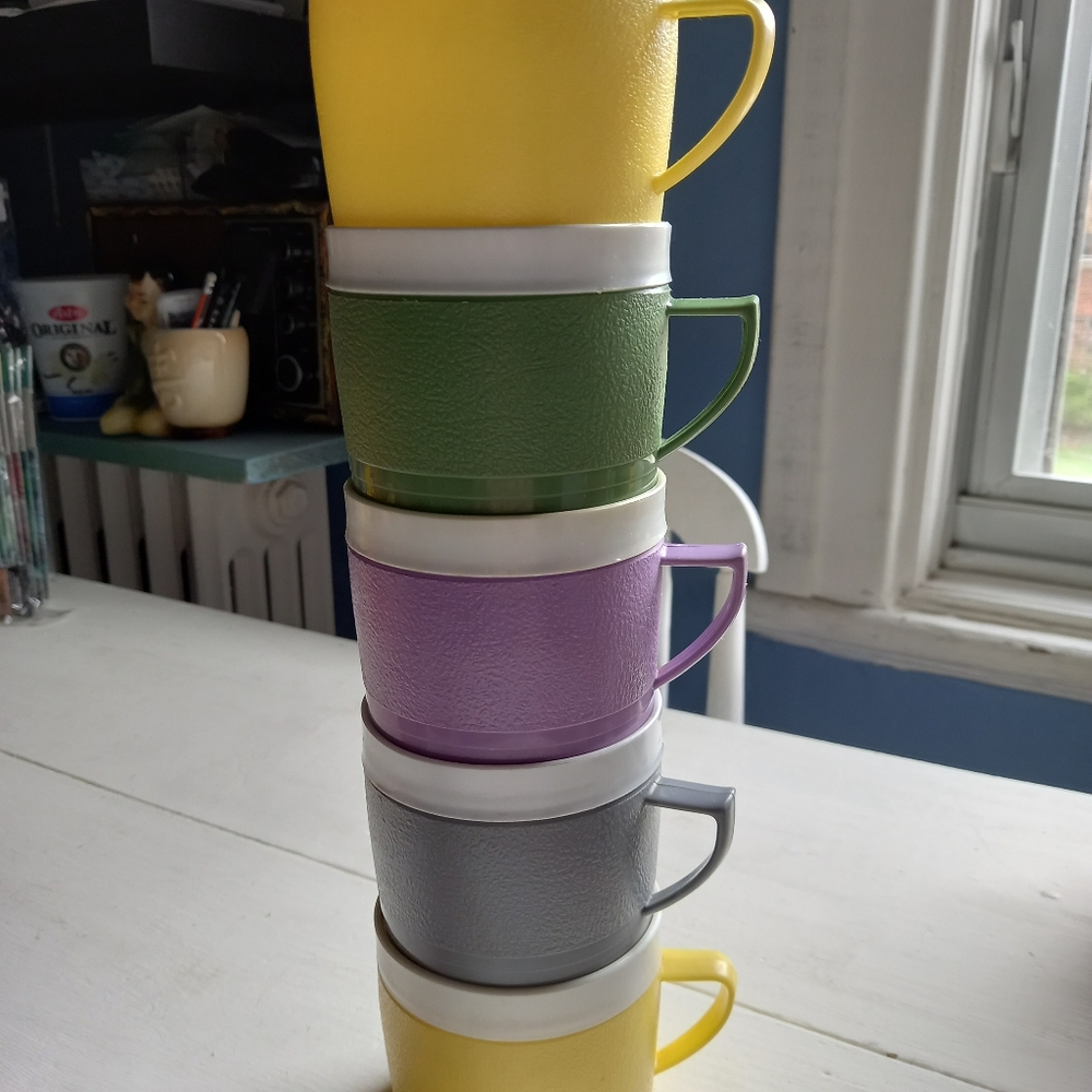 Vintage Therm-o-ware unbreakable cups.